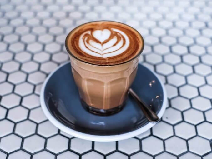 Is it true that coffee can damage the vocal cords? Lifesurance